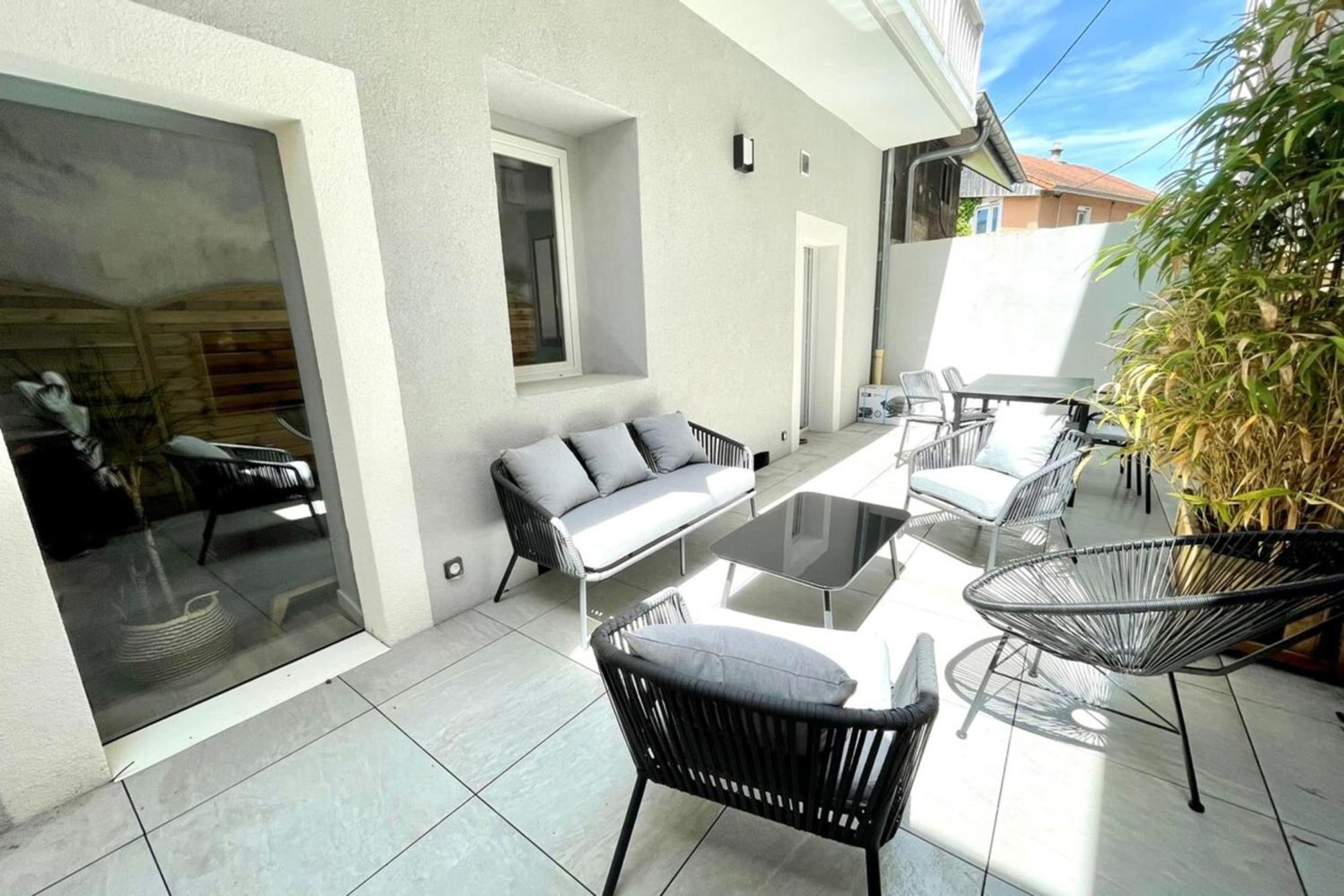 Grande Terrasse En Centre Aix-les-Bains